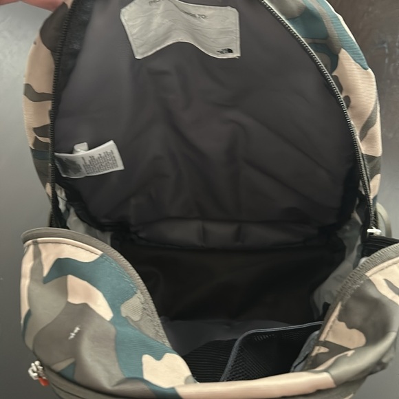 The North Face Toddler Backpack Camouflage - Picture 3 of 3
